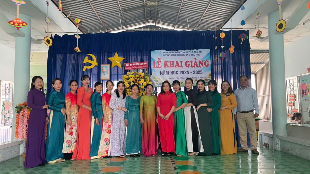 khai giảng 24